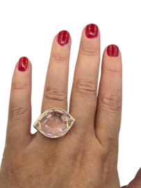 Ring kristal lichtroze