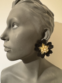 Black flowers with pearls