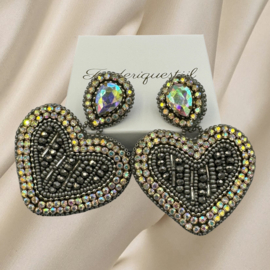 Bold hearts grey