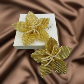 Couture Maxima flowers golden