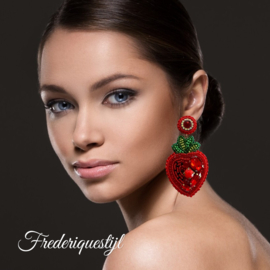 Couture oorbellen strawberry