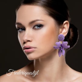 Couture oorbellen hibiscus lavender