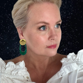 Resin oorbellen groen
