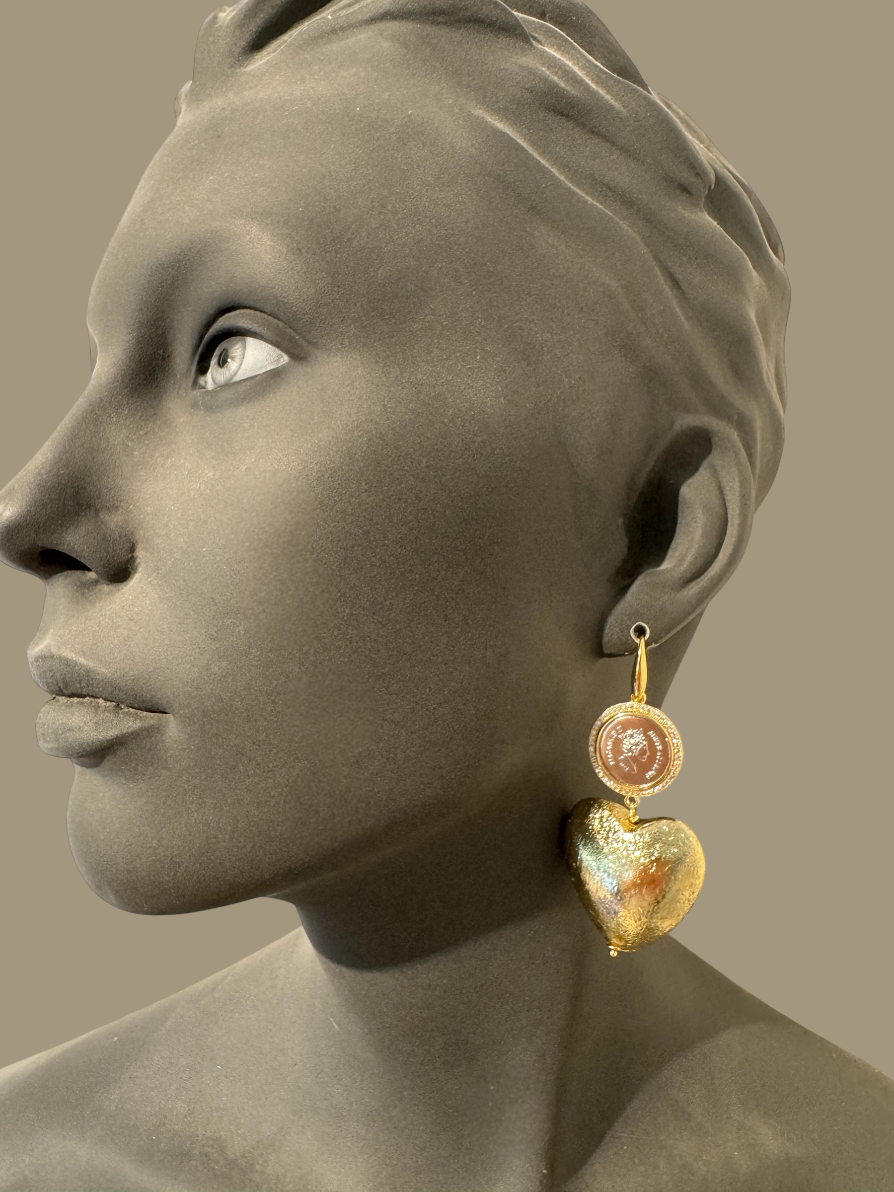 Munten brushed golden hearts