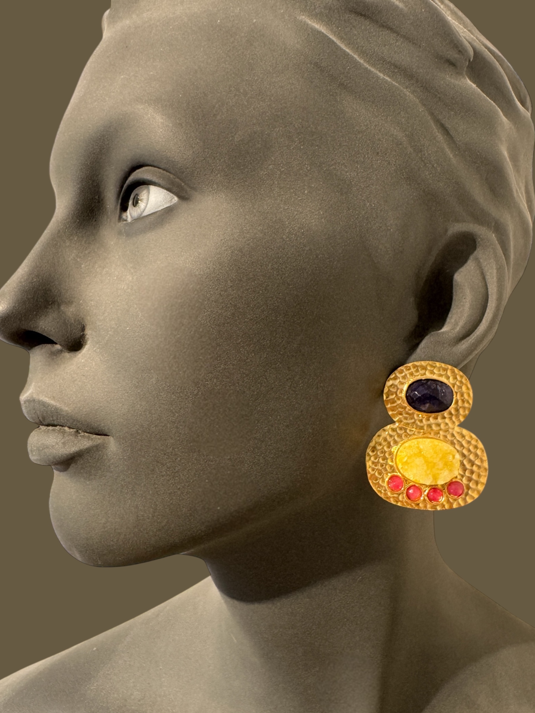 Druzy en sodaliet