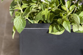 Vierkante stonelook plantenbak `Michigan` Afmeting: L140 x B140 x H82 | Kleur: Black Stonelook