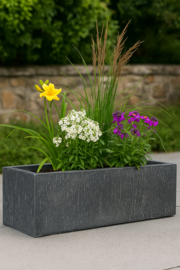 Langwerpige Fiberclay plantenbak 'Rainfall' | kleur: Antraciet | L 70 x B 23 x H 23 cm
