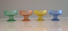 4 Gekleurde IJscoupes / Glazen - Groen / Geel / Blauw / Roze