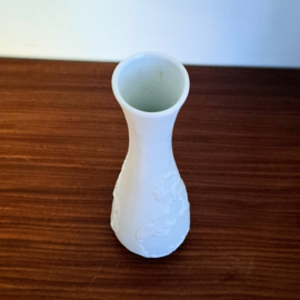 Royal Porzellan Bavaria Vaasje KPM Germany - Bloemen Relief