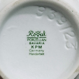 Royal Porzellan Bavaria Vaasje KPM Germany - Bloemen Relief