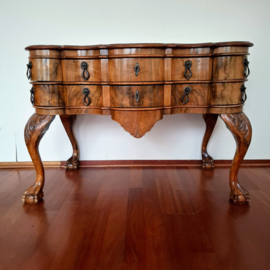 Antiek Dressoir met Leeuwenpoten