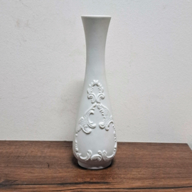 Royal Porzellan Bavaria Vaasje KPM Germany - Bloemen Relief