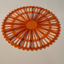 vintage tVintage Oranje Plastic / Kunststof Taartsnijder voor 16 punten – Buchsteiner – Made in Germany – Ø 32 cm