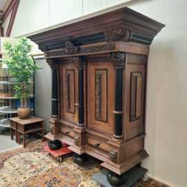 Antieke Kast - Neo Renaissance Kast uit de 19e Eeuw