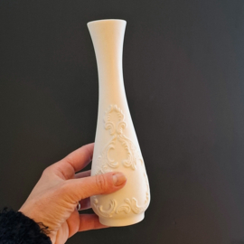 Royal Porzellan Bavaria Vaasje KPM Germany - Bloemen Relief