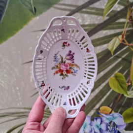 Vintage opengewerkt schaaltje - Bloemen