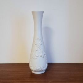 Royal Porzellan Bavaria Vaasje KPM Germany - Bloemen Relief