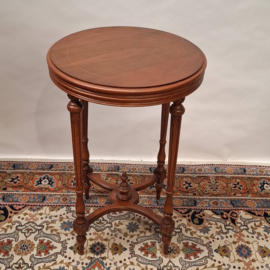Antieke Franse Bijzettafel