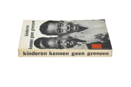ZB0155/156/1 - Meerdere schrijvers - Kinderen kennen geen grenzen