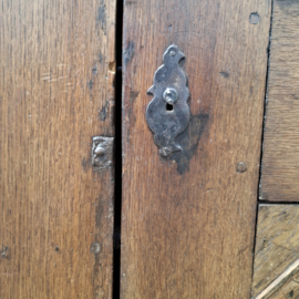 Antieke Eikenhouten Kast - Boerenkast of Spinde uit de 18e eeuw