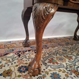 Antiek Dressoir met Leeuwenpoten