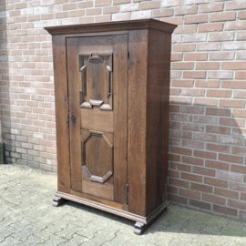Antieke Eikenhouten Kast - Boerenkast of Spinde uit de 18e eeuw