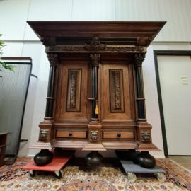 Antieke Kast - Neo Renaissance Kast uit de 19e Eeuw