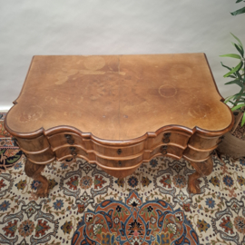 Antiek Dressoir met Leeuwenpoten