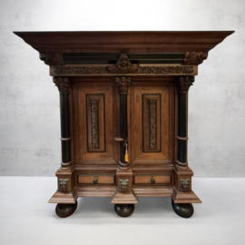 Antieke Kast - Neo Renaissance Kast uit de 19e Eeuw