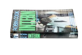 ZB2365/7 - Robin Cook - Intern