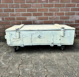 VT wonen kist op wieltjes - H 37 x B 96 x D 48 cm
