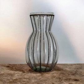 Venetiaanse glazen vaas in een ijzeren Draadframe