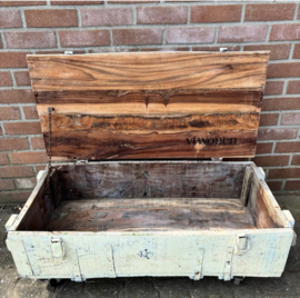 VT wonen kist op wieltjes - H 37 x B 96 x D 48 cm