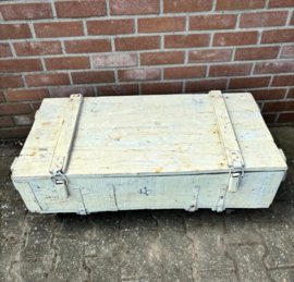VT wonen kist op wieltjes - H 37 x B 96 x D 48 cm