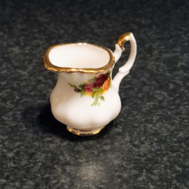 Royal Albert - Old Country Rose - Miniatuur Melkkannetje / Roomkannetje