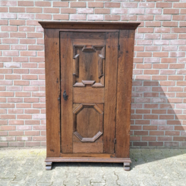 Antieke Eikenhouten Kast - Boerenkast of Spinde uit de 18e eeuw