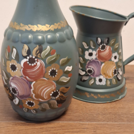 Brocante Handbeschilderde Vaas en Kan