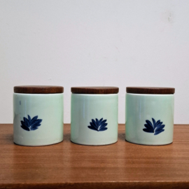 3 Keramiek Potjes met houten deksel ( niet vacuüm sluitend)