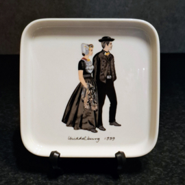Gebaksbord - Villeroy & Boch Burgherdragt - Middelburg 1939 - Blauw Logo