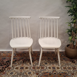 2 Vintage Topiovaara Stoelen - Wit geschilderd - Spijlenstoel