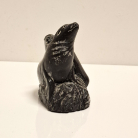 Beeldje van Speksteen - Canada - A Wolf Original - Zeeleeuw met pup