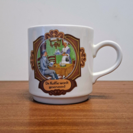 Villeroy en Boch - Beker / Mok - Douwe Egberts - de Koffie wordt geserveerd