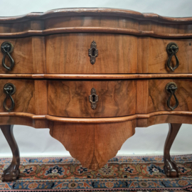 Antiek Dressoir met Leeuwenpoten