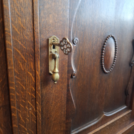 Eiken Dressoir in Louis XV-Stijl