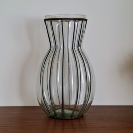 Venetiaanse glazen vaas in een ijzeren Draadframe