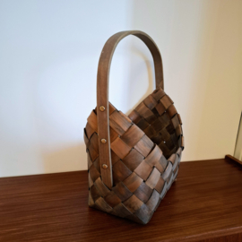 Mand met Hengsel - Gevlochten