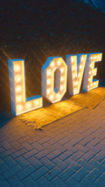 Love letters - verhuur - lichtletters bruiloft