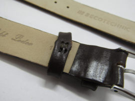 Diep bruine gladde kalfsleren band 18 mm.