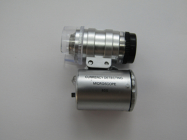 Microscoop loep met verlichting.