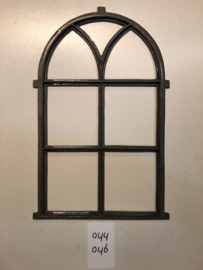 Gietijzeren raam model 046, 590x1000 mm